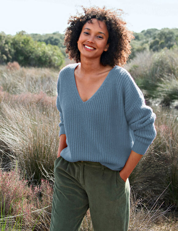 Pull loose col V, maille anglaise toucher doux (bleu) Pull loose col V, maille anglaise toucher doux (bleu)